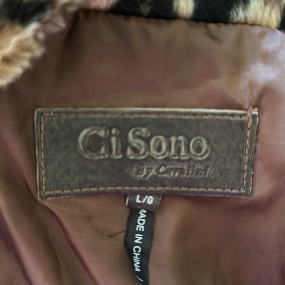 Vest - Picture 5 of 6